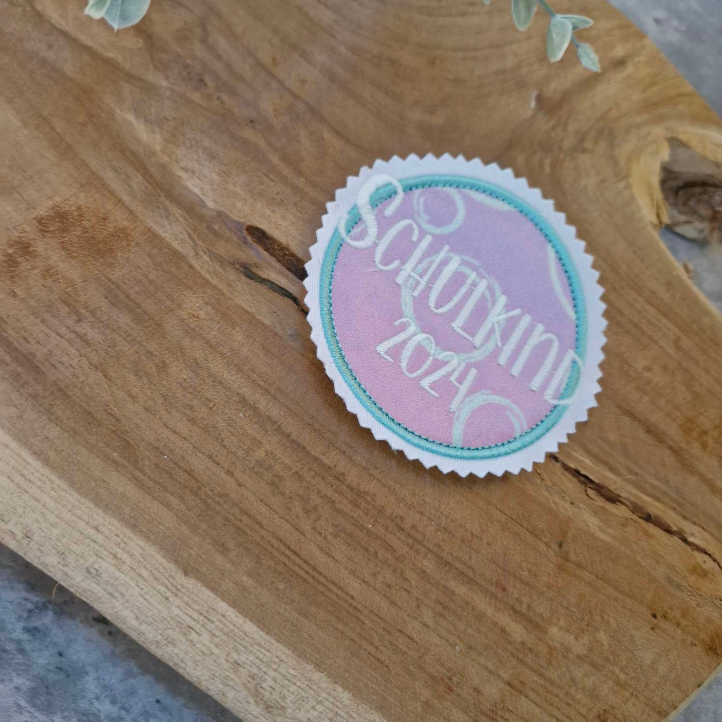 Applikation Aufnäher Button Klettie  | Schulkind 2025 | ZauBärwelt | Rund