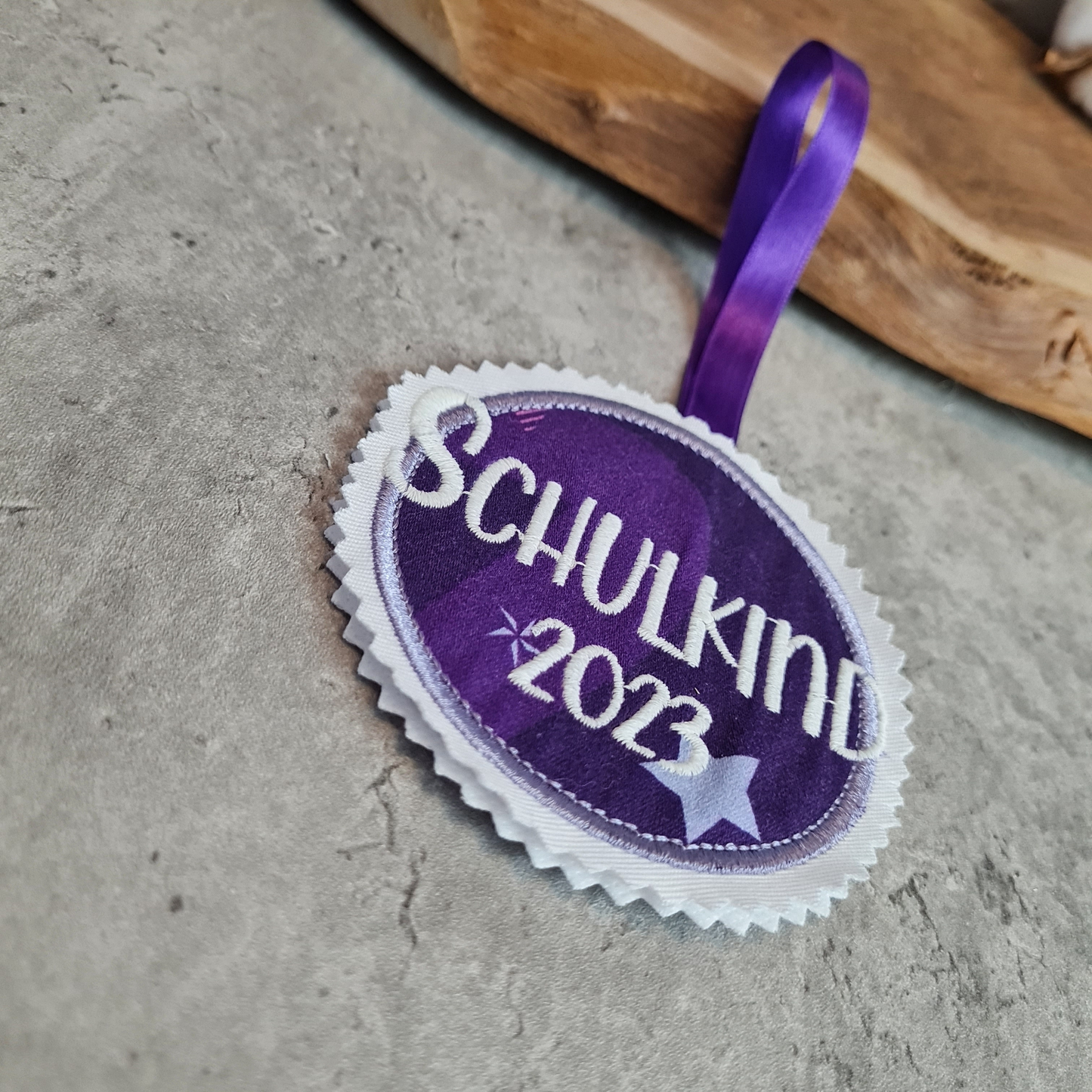 Applikation Aufnäher Button Klettie  | Schulkind 2025 | Pegasus Emily | Rund