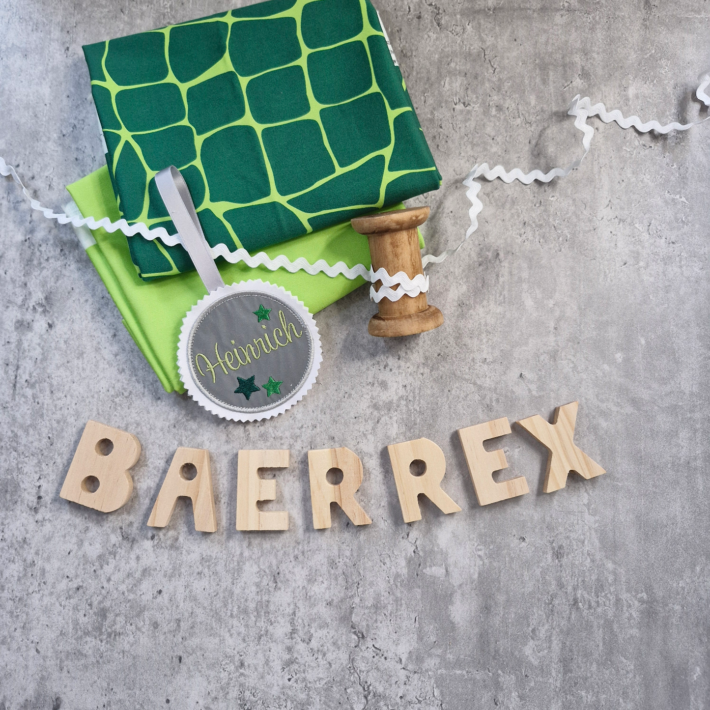 DiY Paket | Stoffpaket | "BärRex" | Hell-/Dunkelgrün