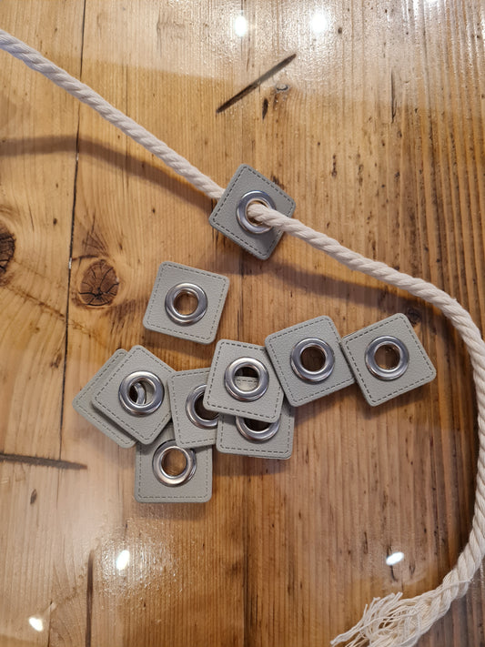 Ösen Patches für Kordeln Lederimitat *Grau*