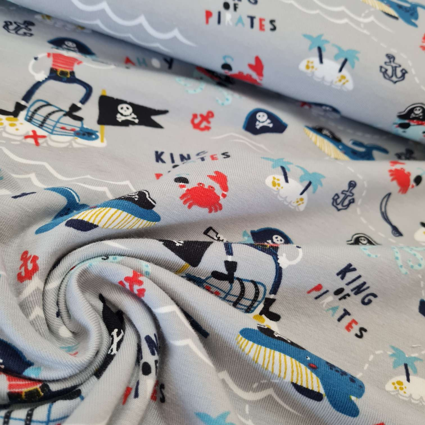 50cm Abschnitte Baumwolljersey | Piraten | Hellgrau