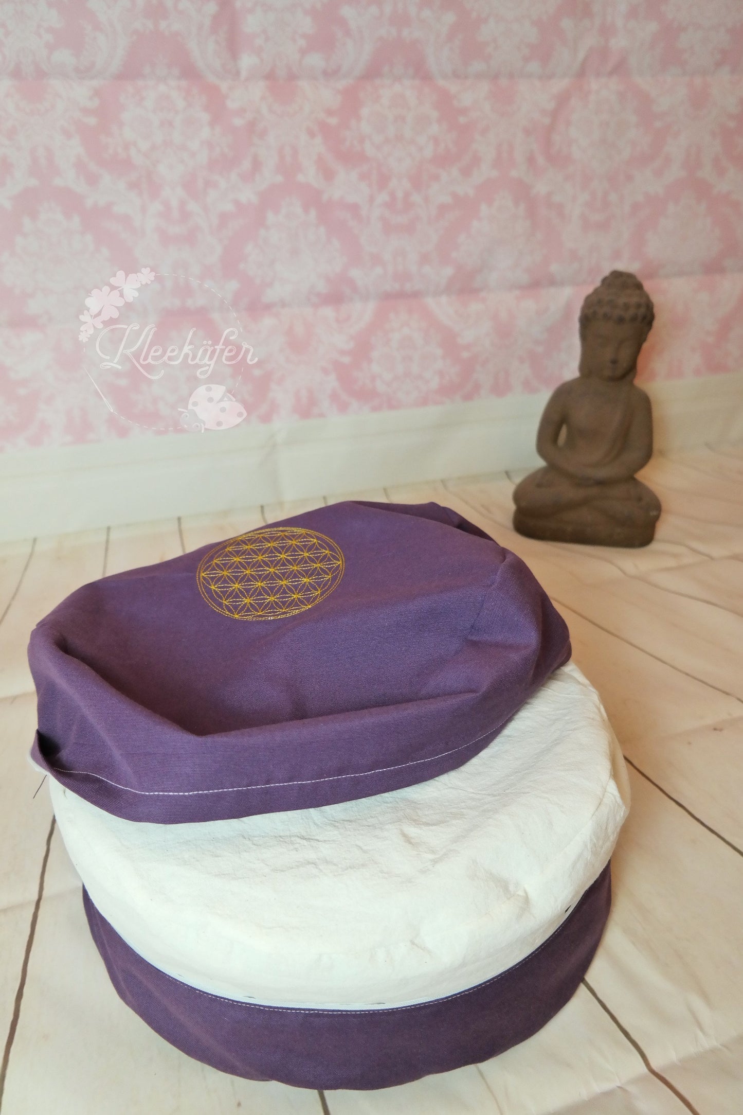 Rundes Yoga- Kissen mit Stickerei - Kleekäfer´s Fadenstübchen