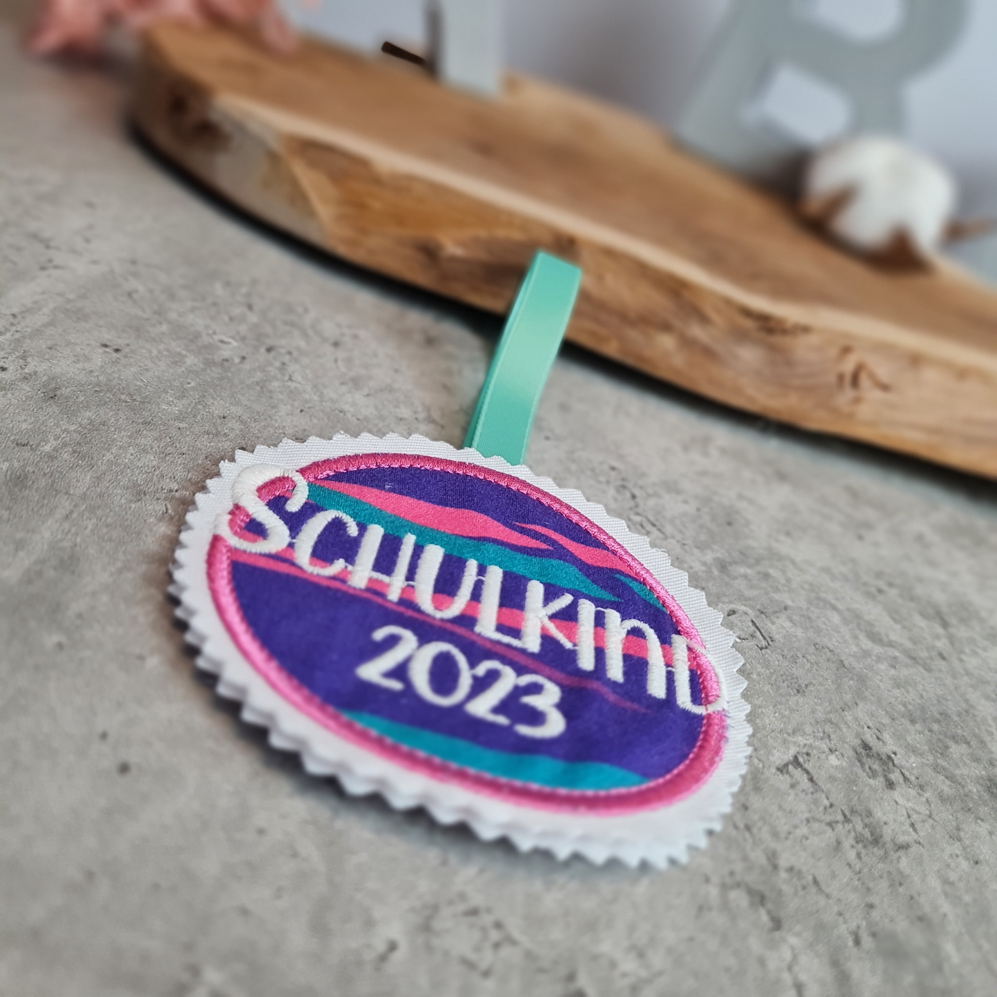 Applikation Aufnäher Button Klettie  | Schulkind 2024 | Shiny Dolphin | Rund